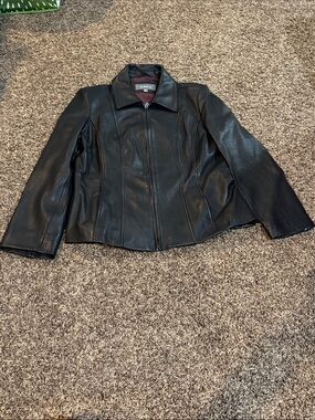 Liz Claiborne Black Leather Zip Jacket with Panel Seams